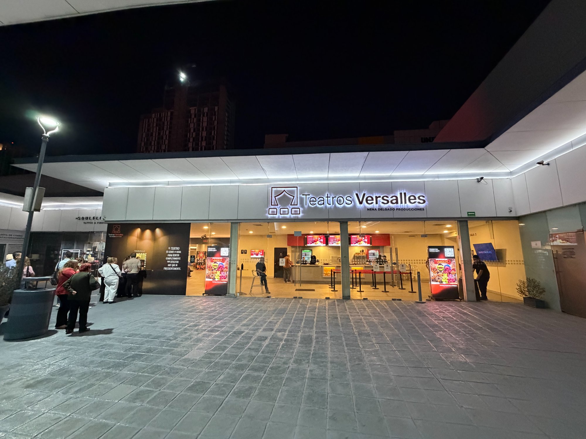 Teatros Versalles exterior